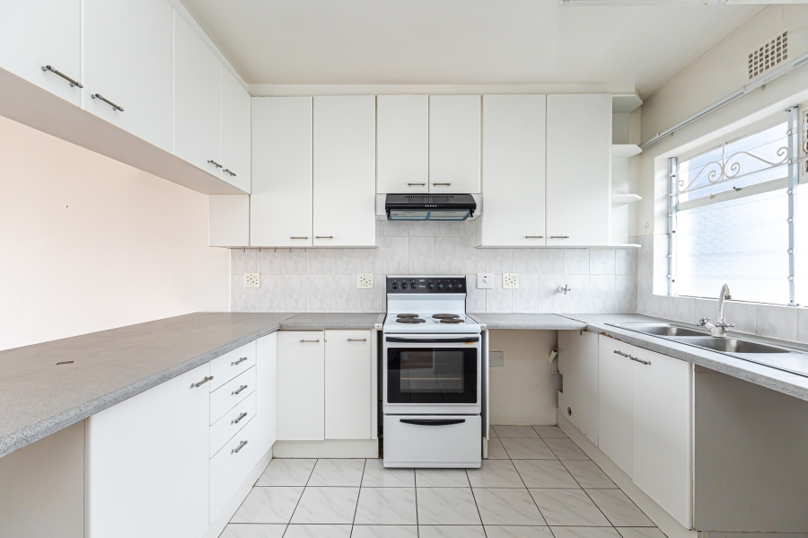 2 Bedroom Property for Sale in Sea Point Western Cape